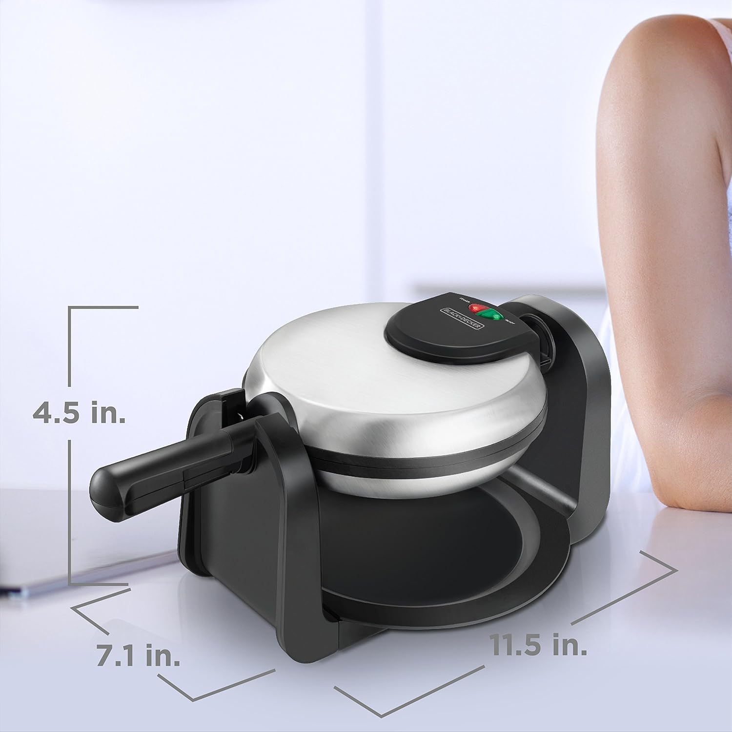 BLACK+DECKER Flip Waffle Maker, 7" Round Belgian Waffles R448
