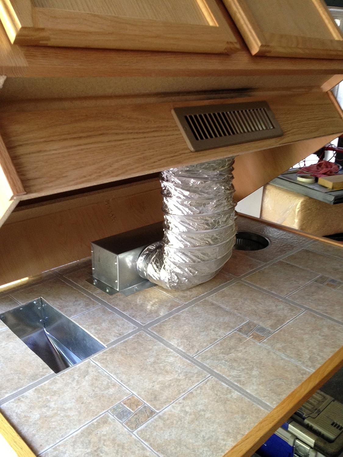 Under Cabinet Toe Kick Ducting Kit - Floor Vent Kit Z929837