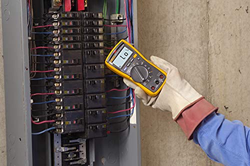 Fluke 117 Digital Multimeter with Non-Contact Voltage Detection L8402