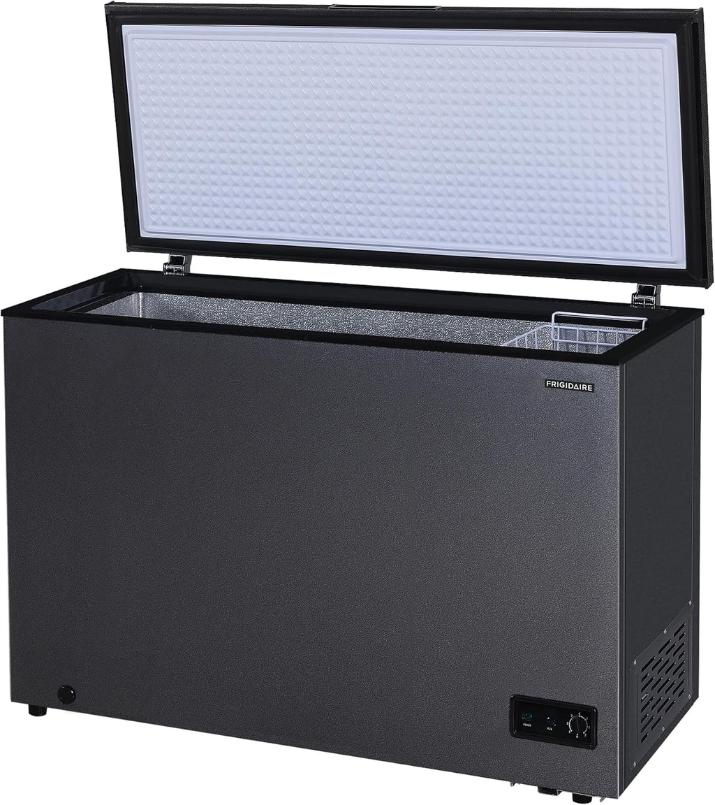 Frigidaire EFRF10136COM Chest Deep Freezer, 10 Cu. Ft. O3384