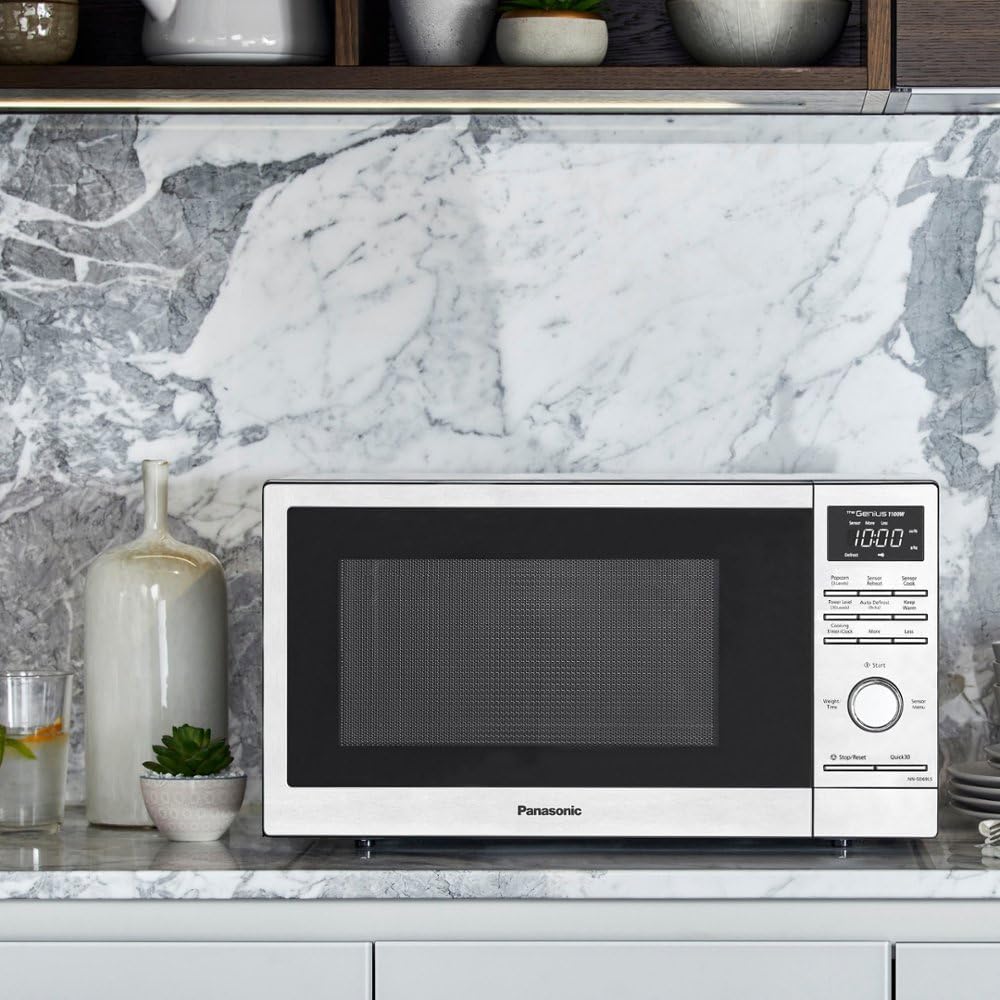 Panasonic NN-SD69LS 1100W Microwave with Sensor Cook, Stainless Steel D855