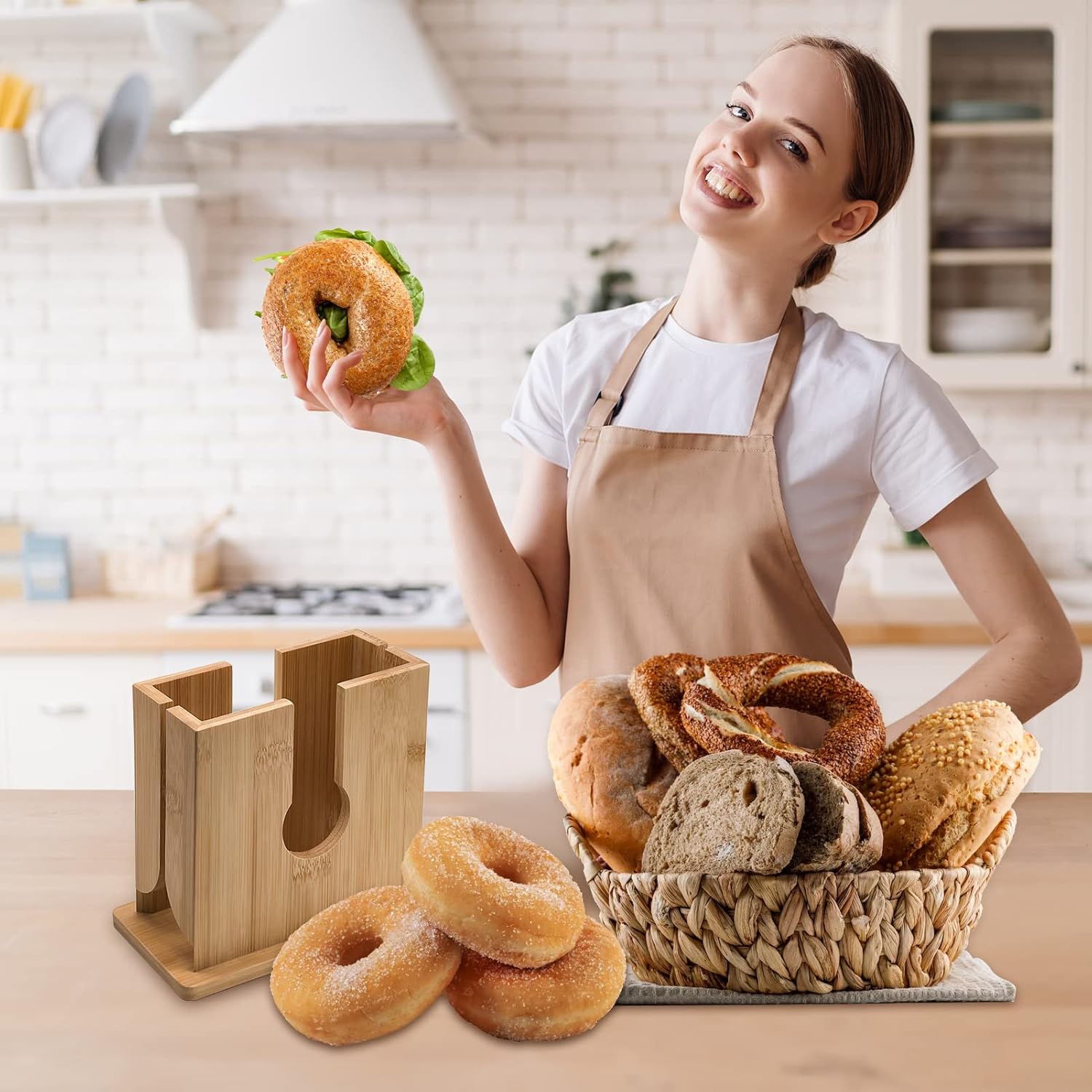 Bamboo Bagel Slicer with Anti-Slip Silicone Base M385